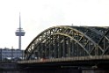 PSpringt kein Suizid Brueckenspringer Koeln Hohenzollernbruecke P168